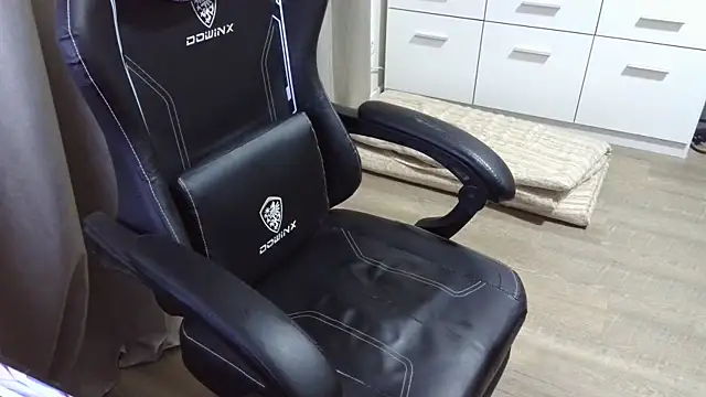 Milo9210 online show from 11-01-25, 06:46