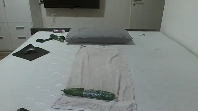 Milo9210 online show from 10-07-25, 04:52