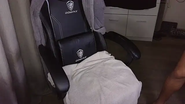 Milo9210 online show from 11-22-25, 09:46