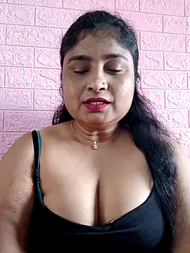 Snapshot of hornyriyanka chatting on 09-13-25, 01:49 hornyriyanka online show from 09-13-25, 01:49