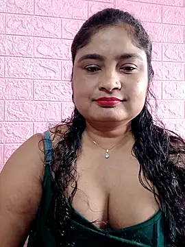 Snapshot of hornyriyanka chatting on 09-22-25, 02:39 hornyriyanka online show from 09-22-25, 02:39