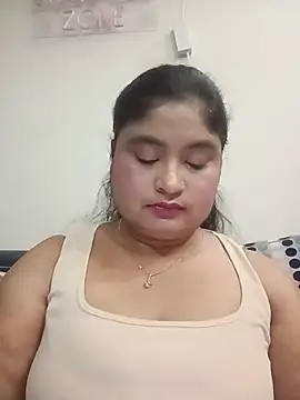 Snapshot of hornyriyanka chatting on 06-19-26, 02:39 hornyriyanka online show from 06-19-26, 02:39