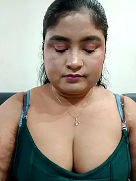 Snapshot of hornyriyanka chatting on 05-20-26, 03:03 hornyriyanka online show from 05-20-26, 03:03
