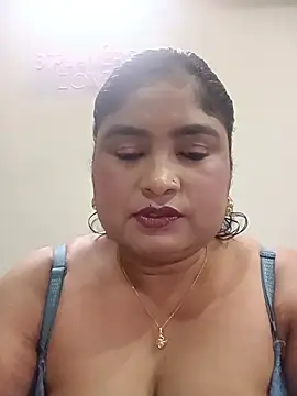 Snapshot of hornyriyanka chatting on 07-13-26, 02:22 hornyriyanka online show from 07-13-26, 02:22