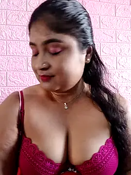 Snapshot of hornyriyanka chatting on 09-29-25, 02:40 hornyriyanka online show from 09-29-25, 02:40