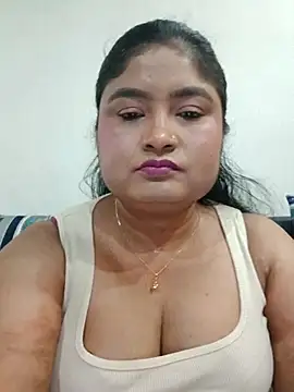 Snapshot of hornyriyanka chatting on 05-15-26, 02:42 hornyriyanka online show from 05-15-26, 02:42