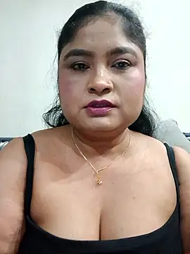 Snapshot of hornyriyanka chatting on 05-16-26, 02:43 hornyriyanka online show from 05-16-26, 02:43