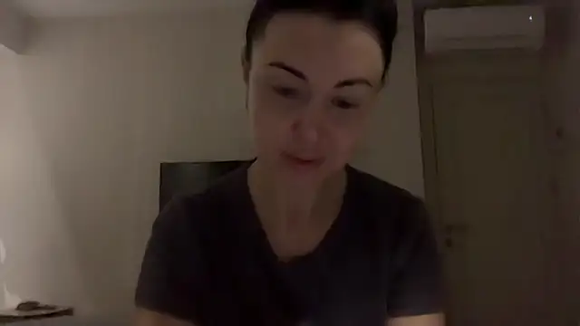 Gilin1 online show from 12-17-25, 08:47