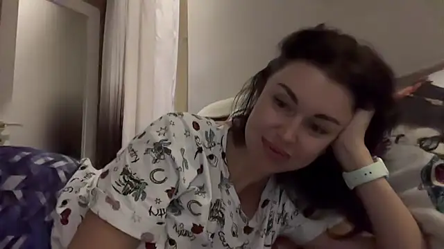 Snapshot of Gilin1 chatting on 10-30-25, 07:22 Gilin1 online show from 10-30-25, 07:22