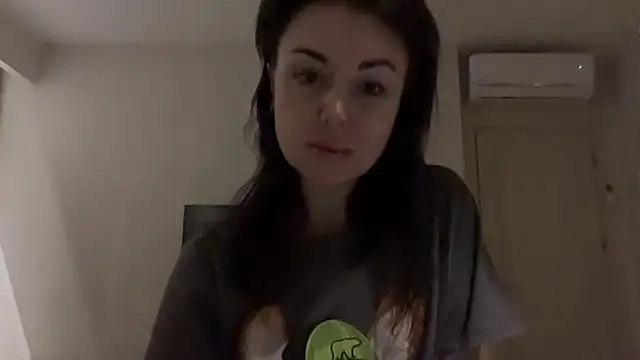 Snapshot of Gilin1 chatting on 11-02-25, 08:47 Gilin1 online show from 11-02-25, 08:47