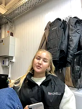 Snapshot of CandyVice chatting on 09-14-25, 05:35 CandyVice online show from 09-14-25, 05:35