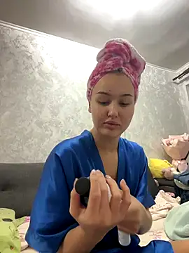 Snapshot of CandyVice chatting on 10-18-25, 01:57 CandyVice online show from 10-18-25, 01:57