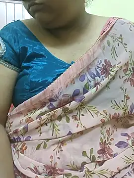 Snapshot of dhanshri143 chatting on 09-09-25, 07:40 dhanshri143 online show from 09-09-25, 07:40