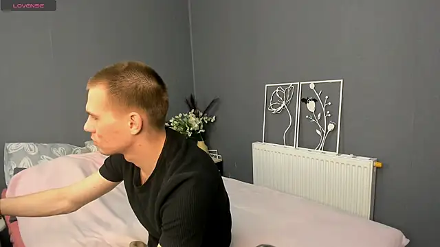 Garden of Eden  online show from 03-25-26, 04:23