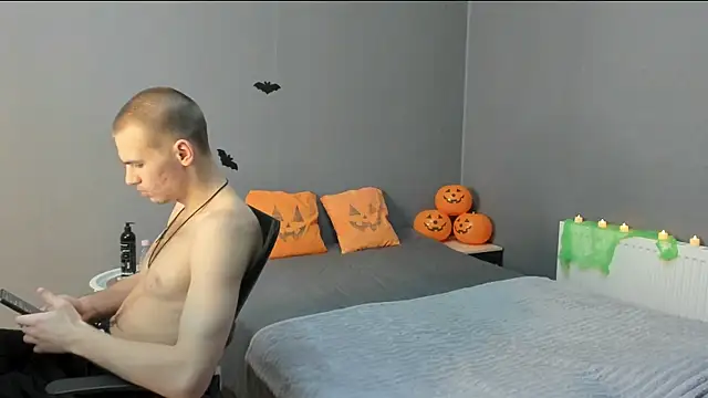 Garden of Eden  online show from 10-30-25, 04:33