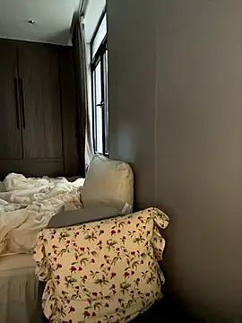 haiyan125216 online show from 12-04-25, 08:46