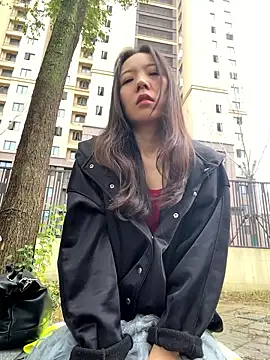 Snapshot of xinmeng-000 chatting on 10-05-25, 07:32 xinmeng-000 online show from 10-05-25, 07:32
