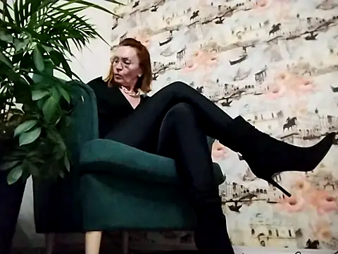 VelvetKarolina online show from 10-13-25, 01:12