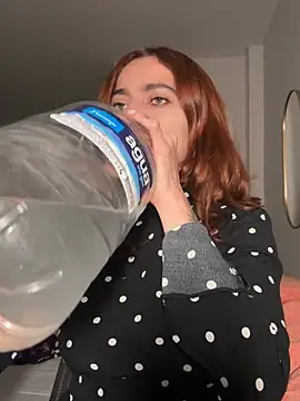 imhelena online show from 01-12-26, 11:09