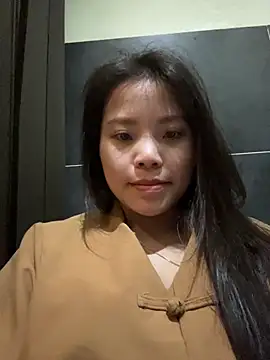 Snapshot of Bella_7777 chatting on 05-15-26, 12:03 Bella 7777 online show from 05-15-26, 12:03