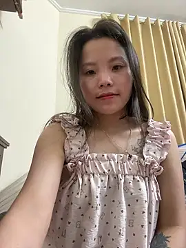 Snapshot of Bella_7777 chatting on 05-17-26, 03:45 Bella 7777 online show from 05-17-26, 03:45
