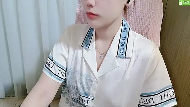 Snapshot of HanaYourlove chatting on 09-25-25, 01:00 HanaYourlove online show from 09-25-25, 01:00