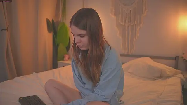 Lu  Lane online show from 10-16-25, 08:22