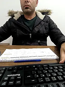 Snapshot of Yaman_33 chatting on 02-21-26, 06:04 Yaman 33 online show from 02-21-26, 06:04