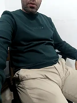 Snapshot of Yaman_33 chatting on 02-18-26, 06:33 Yaman 33 online show from 02-18-26, 06:33