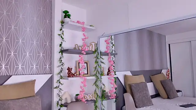 Snapshot of Celine_Lee chatting on 09-08-25, 03:44 Celine Lee online show from 09-08-25, 03:44