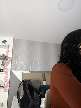 Snapshot of Celine_Lee chatting on 10-03-25, 04:08 Celine Lee online show from 10-03-25, 04:08