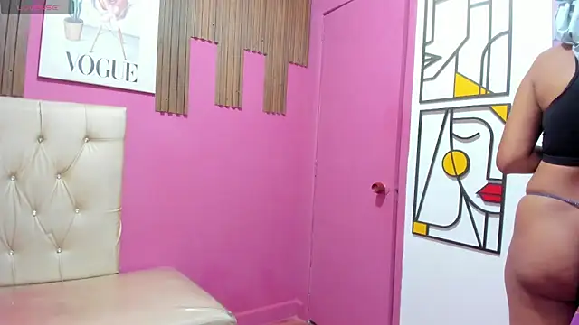 Lucia Spear online show from 12-17-25, 12:43