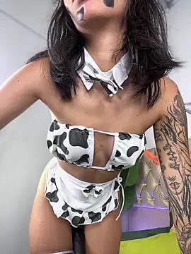 TweetiePieXXX online show from 10-27-25, 10:33