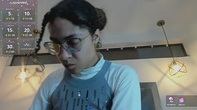 Hanna Cornee  online show from 11-07-25, 01:48