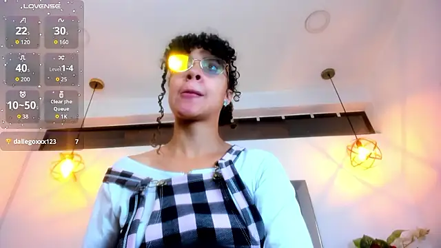 Hanna Cornee  online show from 02-14-26, 01:11