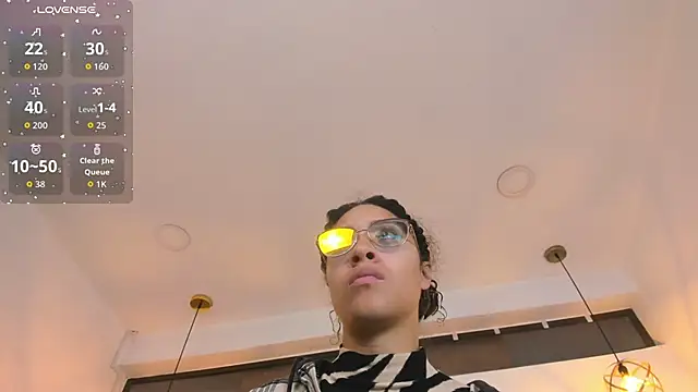 Hanna Cornee  online show from 01-14-26, 01:59