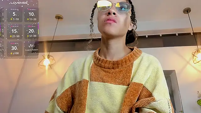 Hanna Cornee  online show from 12-15-25, 12:11