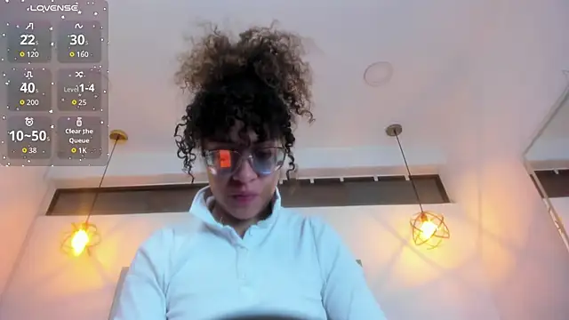 Hanna Cornee  online show from 02-15-26, 01:32