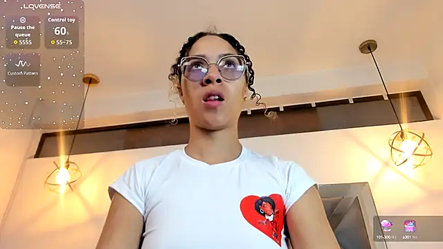 Hanna Cornee  online show from 10-10-25, 01:34