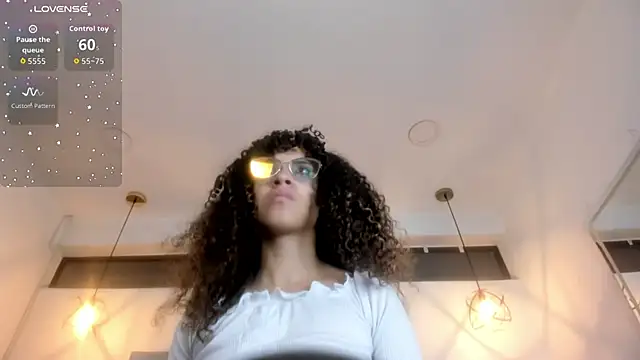 Hanna Cornee  online show from 02-10-26, 12:15