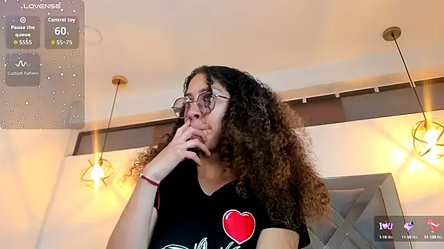 Hanna Cornee  online show from 10-09-25, 01:44