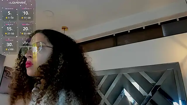 Hanna Cornee  online show from 11-18-25, 05:27