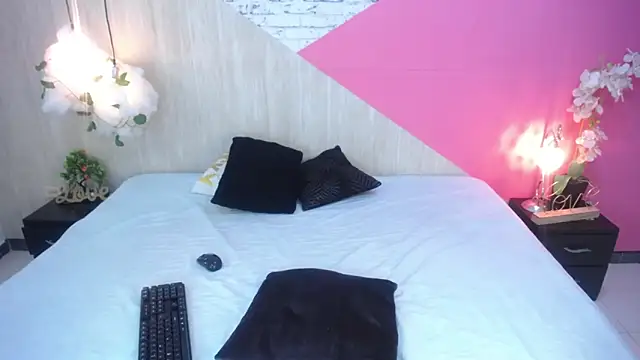 sophia brunette  online show from 11-30-25, 11:22