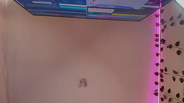 Snapshot of Barbiie_98 chatting on 02-21-26, 02:19 Barbiie 98 online show from 02-21-26, 02:19