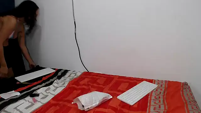 penelopeh  online show from 10-17-25, 12:25