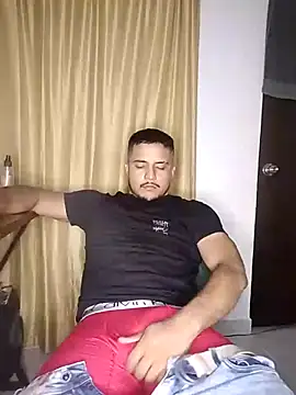 Snapshot of Fabian_97 chatting on 10-29-25, 05:39 Fabian 97 online show from 10-29-25, 05:39