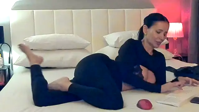 simonacavali online show from 11-19-25, 05:13