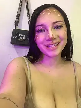 cloe weiss online show from 10-27-25, 02:18