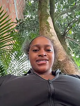 Snapshot of darle_volant chatting on 06-17-26, 01:54 darle volant online show from 06-17-26, 01:54