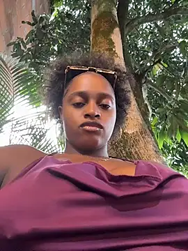 Snapshot of darle_volant chatting on 07-18-26, 10:29 darle volant online show from 07-18-26, 10:29